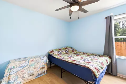 Bedroom - 530 Poppleton Dr, Hampstead, NC 28443 photo 5 of 7