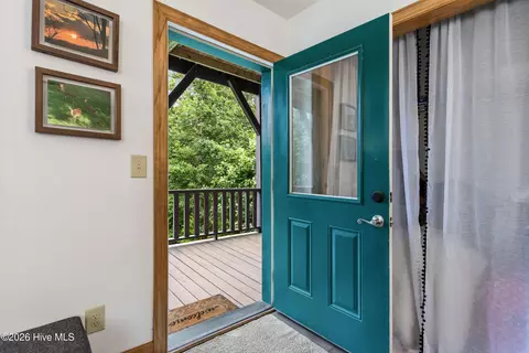 Entry Way - 380 Bear Trl, Murphy, NC 28906 photo 13 of 13