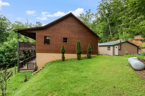 Exterior - 380 Bear Trl, Murphy, NC 28906 photo 10 of 16