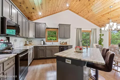 Kitchen - 380 Bear Trl, Murphy, NC 28906 photo 2 of 5