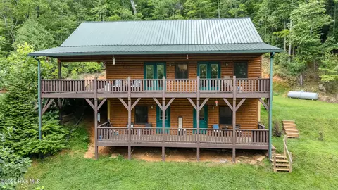 Exterior - 380 Bear Trl, Murphy, NC 28906 photo 8 of 16