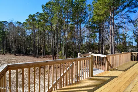 Exterior - 320 Belt Rd, Hampstead, NC 28443 photo 2 of 3