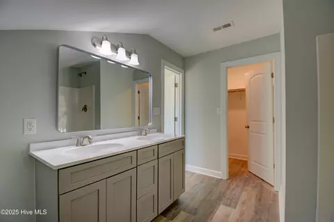 Bath - 320 Belt Rd, Hampstead, NC 28443 photo 3 of 6