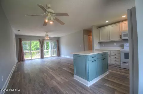Living - 320 Belt Rd, Hampstead, NC 28443 photo 5 of 5