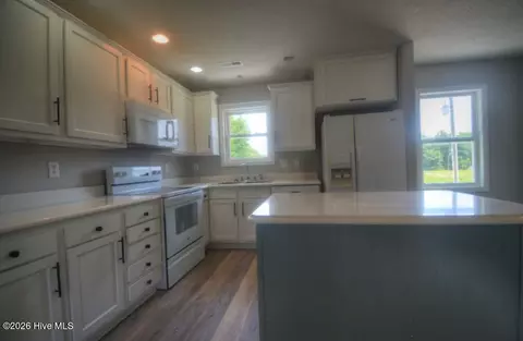 Kitchen - 320 Belt Rd, Hampstead, NC 28443 photo 1 of 1