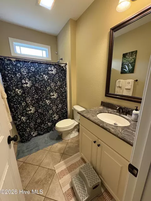 Bath - 135 Dean Dr, Chocowinity, NC 27817 photo 4 of 4