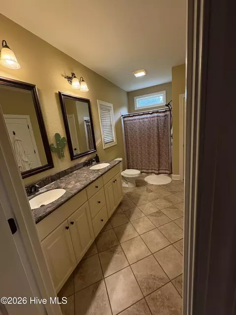 Bath - 135 Dean Dr, Chocowinity, NC 27817 photo 2 of 4