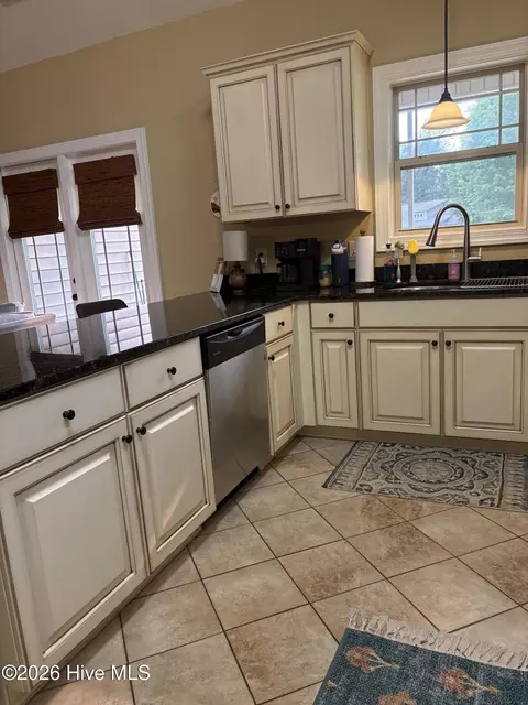 Kitchen - 135 Dean Dr, Chocowinity, NC 27817 photo 2 of 2