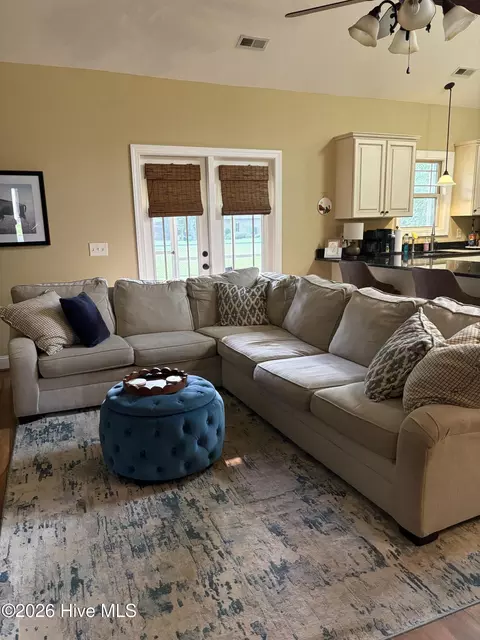 Living - 135 Dean Dr, Chocowinity, NC 27817 photo 2 of 3