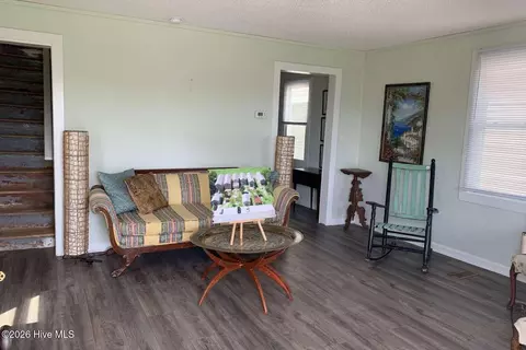 Living - 855 Pasteur St, New Bern, NC 28560 photo 1 of 2