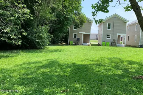 Exterior - 855 Pasteur St, New Bern, NC 28560 photo 4 of 6