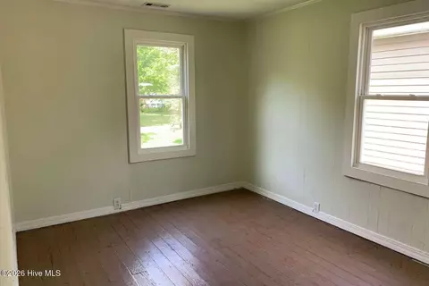 Bedroom - 855 Pasteur St, New Bern, NC 28560 photo 2 of 4