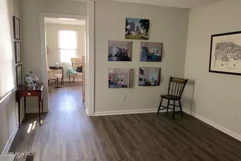 Entry Way - 855 Pasteur St, New Bern, NC 28560 photo 1 of 2