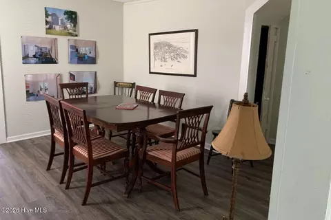 Dining - 855 Pasteur St, New Bern, NC 28560 photo 3 of 4