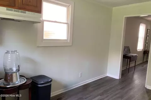 Entry Way - 855 Pasteur St, New Bern, NC 28560 photo 2 of 2