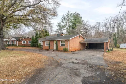 5251 Silas Creek Pkwy, Winston Salem, NC 27106
