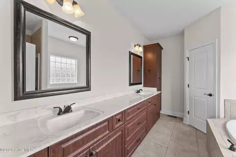Bath - 3371 Tom Bartles Rd, Appling, GA 30802 photo 1 of 5