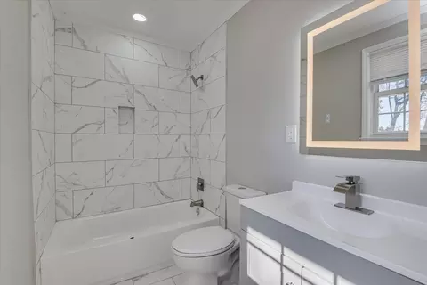 Bath - 3322 Sandpiper Ln, Augusta, GA 30907 photo 2 of 5
