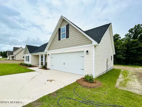 511 Large Oak Dr, Hubert, NC 28539 photo 5