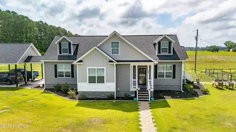 227 Country Club Trl, Trenton, NC 28585
