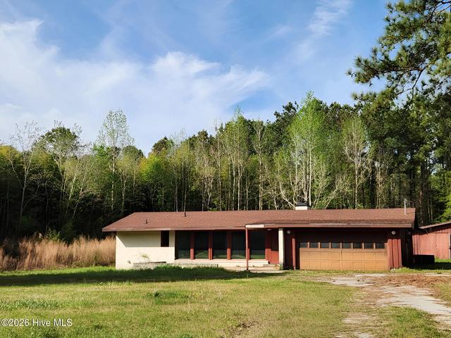 1367 Wintergreen Rd, Cove City, NC 28523