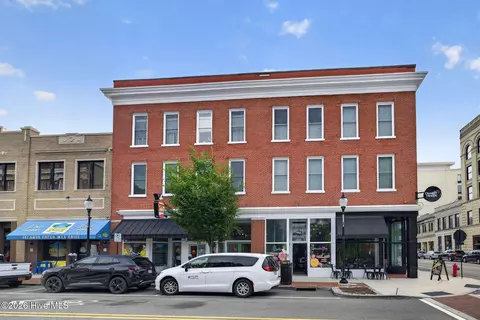304 N Front St #Q, Wilmington, NC 28401