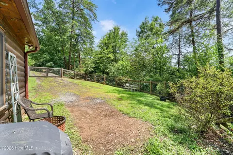 75 Woodridge Trl, Murphy, NC 28906 photo 3