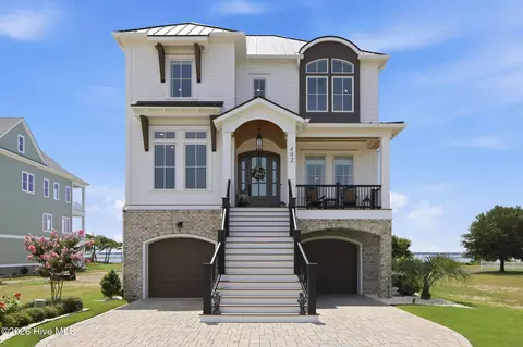 402 Kensington Pl, Newport, NC 28570
