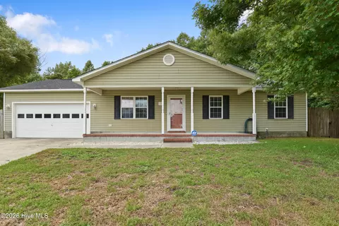 509 Hay Baler Ct, Sneads Ferry, NC 28460