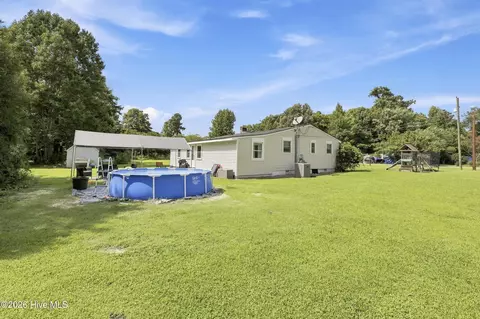 Exterior - 422 Pineview Dr, Edenton, NC 27932 photo 4 of 5
