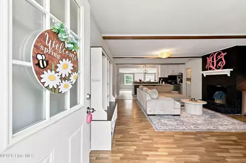 Entry Way - 422 Pineview Dr, Edenton, NC 27932 photo 1 of 1