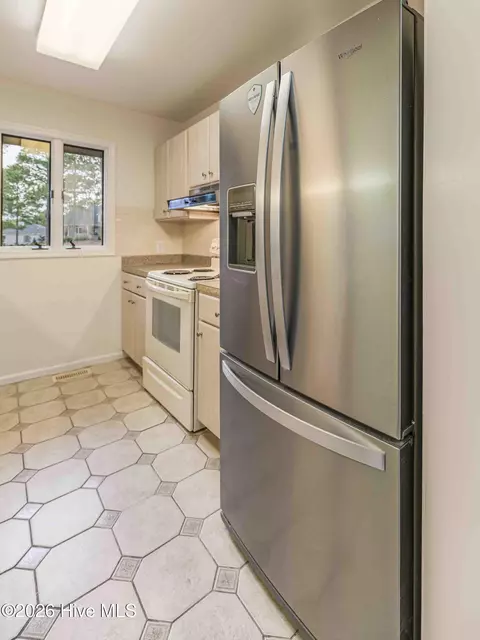 Kitchen - 70 Barton Hills Ct, Pinehurst, NC 28374 photo 4 of 5