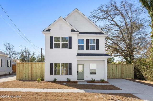 1122 N 7th St, Wilmington, NC 28401