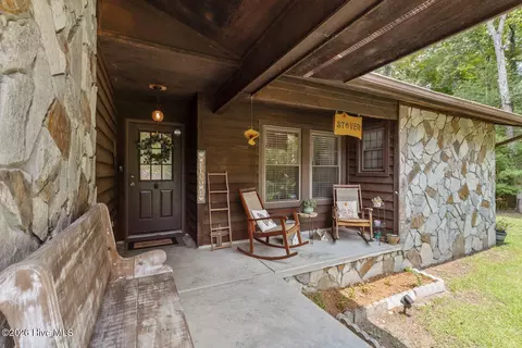 101 Riverbend Rd, Jacksonville, NC 28540