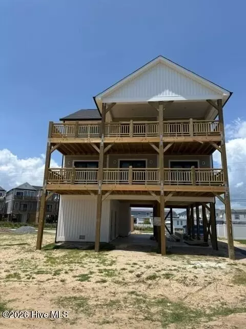 737 Dune Ridge Ct, Surf City, NC 28445