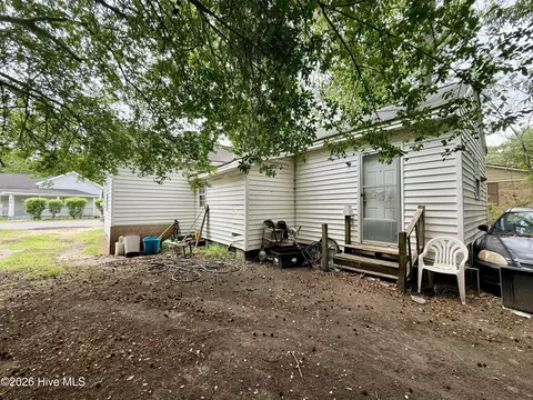 214 Louis Jenkins Dr, Bethel, NC 27812