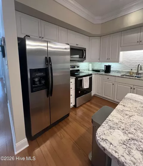 Kitchen - 300 Lighthouse Ln #3 B1, Cedar Point, NC 28584 photo 3 of 3