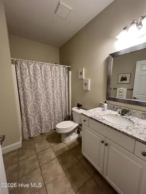 Bath - 300 Lighthouse Ln #3 B1, Cedar Point, NC 28584 photo 3 of 3