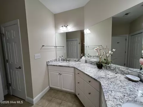 Bath - 300 Lighthouse Ln #3 B1, Cedar Point, NC 28584 photo 1 of 3