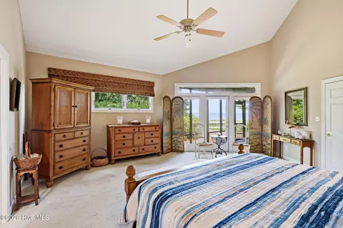 Bedroom - 142 Oakleaf Dr, Pine Knoll Shores, NC 28512 photo 2 of 8