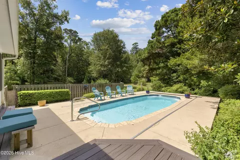Exterior - 409 Whitebridge Rd, Hampstead, NC 28443 photo 6 of 12