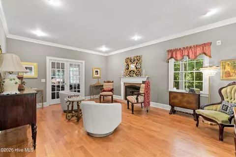 Living - 409 Whitebridge Rd, Hampstead, NC 28443 photo 1 of 2