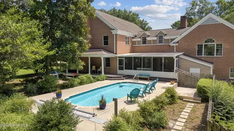 Exterior - 409 Whitebridge Rd, Hampstead, NC 28443 photo 9 of 12