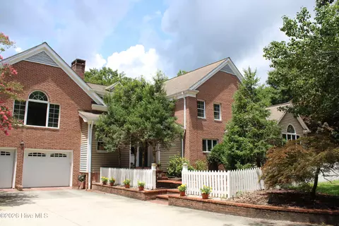 Exterior - 409 Whitebridge Rd, Hampstead, NC 28443 photo 3 of 13