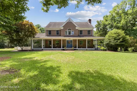 Exterior - 409 Whitebridge Rd, Hampstead, NC 28443 photo 1 of 12