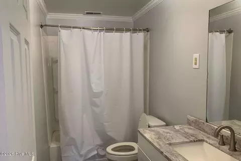 Bath - 857 Pasteur St, New Bern, NC 28560 photo 1 of 2