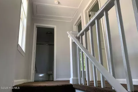 Entry Way - 857 Pasteur St, New Bern, NC 28560 photo 3 of 4