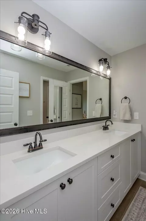 Bath - 1868 Preservation Cir, Evans, GA 30809 photo 10 of 13
