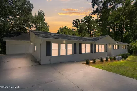 409 Sharon Dr, Wilmington, NC 28409
