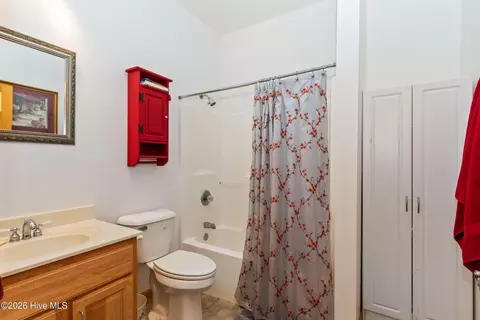 Bath - 524 Sierra Cir, Murphy, NC 28906 photo 6 of 7